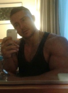 Paul - Acompañantes masculino in Paris Photo 2 of 4