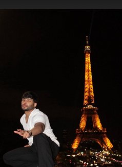 Paul - Male escort in Dubai Photo 10 of 16