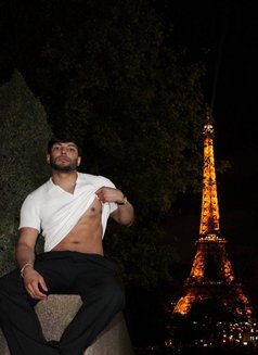 Paul - Male escort in Dubai Photo 11 of 16