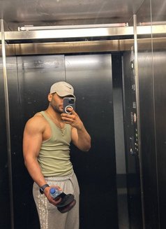 Paul - Male escort in Dubai Photo 12 of 16