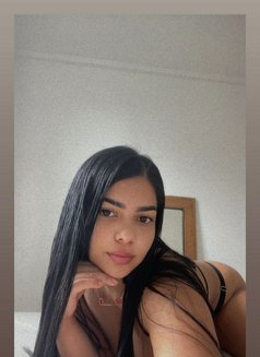 Paula - escort in Dubai Photo 2 of 5