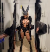 Paula Minaj Big Cock - Transsexual escort in Paris