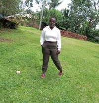 Pauline - puta in Nairobi