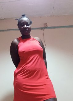 Pauline - escort in Nairobi Photo 2 of 5