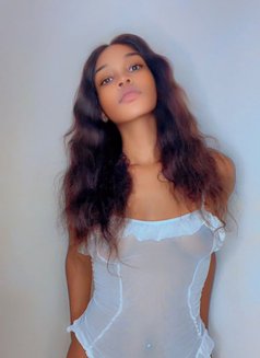 Pauline - escort in Gurgaon Photo 3 of 7
