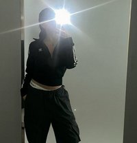 Cam show and content - escort in Kuala Lumpur Photo 2 of 2