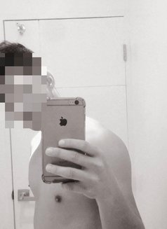 Paupau Newby - Male escort in Dubai Photo 1 of 1