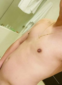 Paupau Newby - Male escort in Dubai Photo 2 of 3