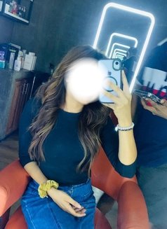 Pavi | 24 Yrs | Cute Little Gfe - puta in Dubai Photo 1 of 7