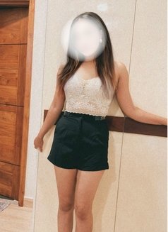 Pavi | 24 Yrs | Cute Little Gfe - puta in Dubai Photo 5 of 7