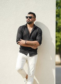 Pavi - Male escort in Chandigarh Photo 3 of 3