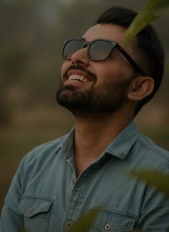 Pavi - Male escort in New Delhi Photo 1 of 5
