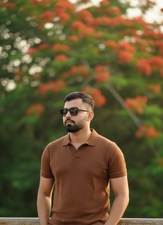 Pavi - Male escort in New Delhi Photo 2 of 5
