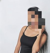 Pavi - escort in Colombo