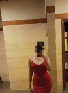 Pavi - escort in Colombo Photo 3 of 3