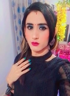 Pavitra - Transsexual escort in New Delhi Photo 9 of 17