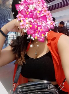Payal - puta in New Delhi Photo 2 of 4