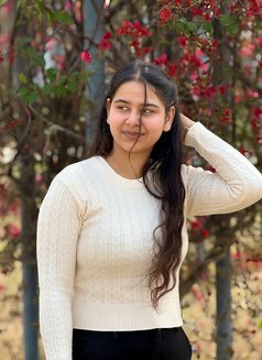 Payal - puta in Surat Photo 3 of 3