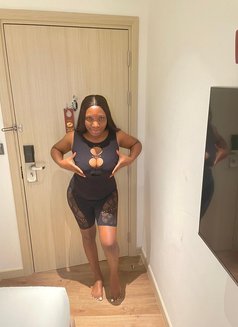 Peace - escort in Hanoi Photo 3 of 3