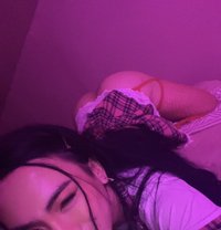 Peachy - Transsexual escort in Manila