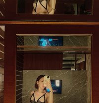 Peachy - Transsexual escort in Manila