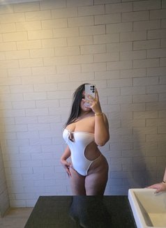 Peak thick girl - puta in Okinawa Island Photo 11 of 12