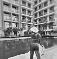 Tiara Deepthroating Hottie - puta in Dubai Photo 6 of 10