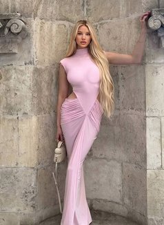 Pearl - escort in London Photo 9 of 10