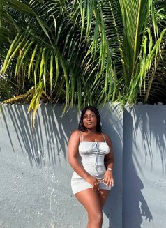 Pearl - escort in Accra Photo 2 of 2