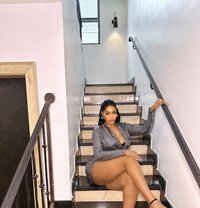 Pearl - escort in Cape Town Photo 1 of 5