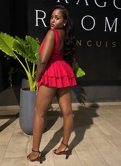Pearl - escort in Accra Photo 1 of 3