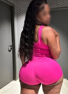 Pearl - escort in Dubai Photo 9 of 17