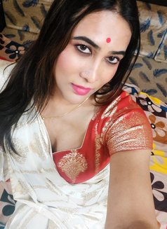 Pearly - Transsexual escort in Bangalore Photo 27 of 28