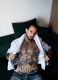Pedro - Male escort in Lisbon Photo 6 of 9