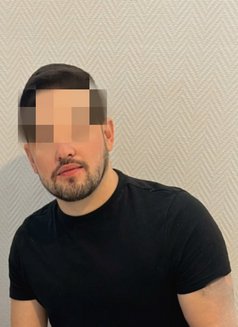 Pedrophotoreel - Male escort in Paris Photo 3 of 6