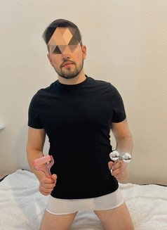 Pedrophotoreel - Male escort in Paris Photo 6 of 6