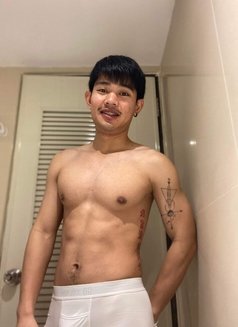 PP From Thailand big Cock 🇹🇭 - Male escort in Abu Dhabi Photo 1 of 15