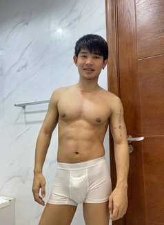 PP From Thailand big Cock 🇹🇭 - Male escort in Abu Dhabi Photo 7 of 15