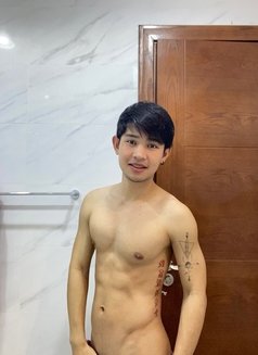 PP From Thailand big Cock 🇹🇭 - Male escort in Abu Dhabi Photo 8 of 15