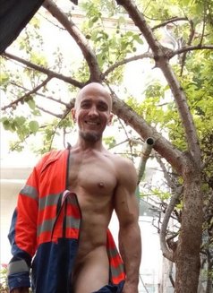 Peer - Male escort in Paris Photo 2 of 8