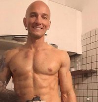 Peer - Male escort in Paris