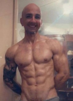 Peer - Male escort in Paris Photo 8 of 8