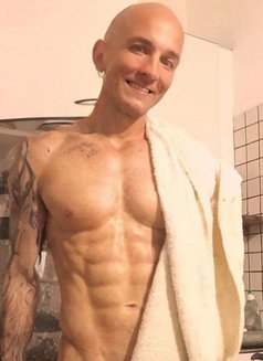 Peer - Male escort in Paris Photo 5 of 13