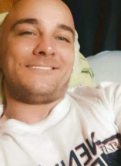 Peer - Male escort in Paris Photo 9 of 13