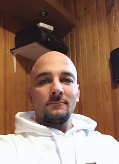 Peer - Male escort in Paris Photo 12 of 13