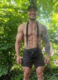 Peer - Male escort in Paris Photo 15 of 16
