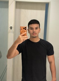 Peet - Male escort in Phuket Photo 2 of 5