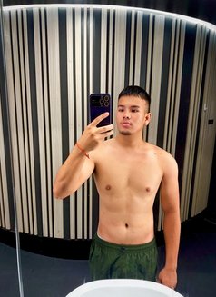 Peet - Male escort in Phuket Photo 3 of 5