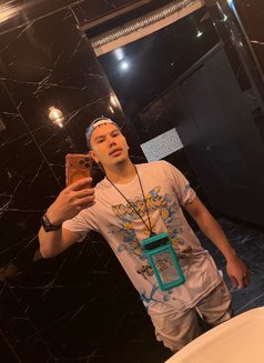 Peet - Male escort in Phuket Photo 4 of 5