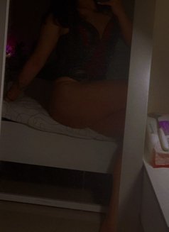 Pej - escort in Kuwait Photo 1 of 2